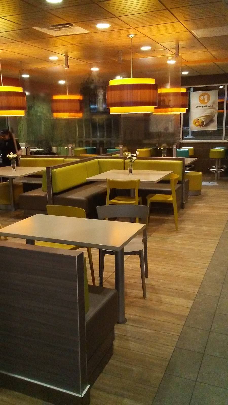 McDonalds | cafe | 2540 E University Ave, Des Moines, IA 50317, USA | 5152613555 OR +1 515-261-3555