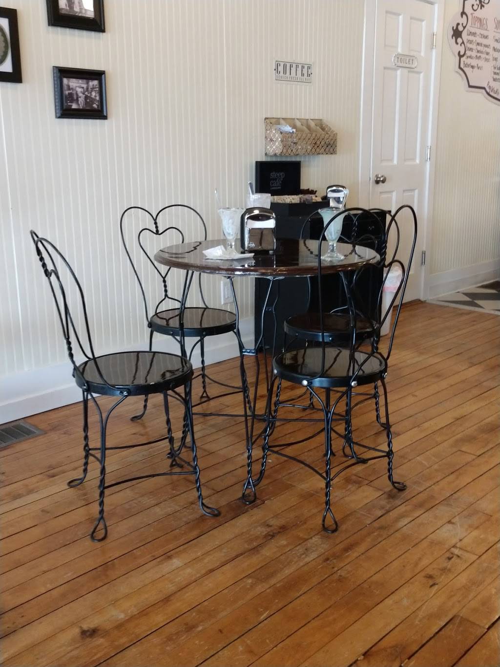 Main Street Ice Cream Shoppe and Old Fashion Soda Fountain | restaurant | 1002 4th Ave, Lake Odessa, MI 48849, USA | 6165375100 OR +1 616-537-5100