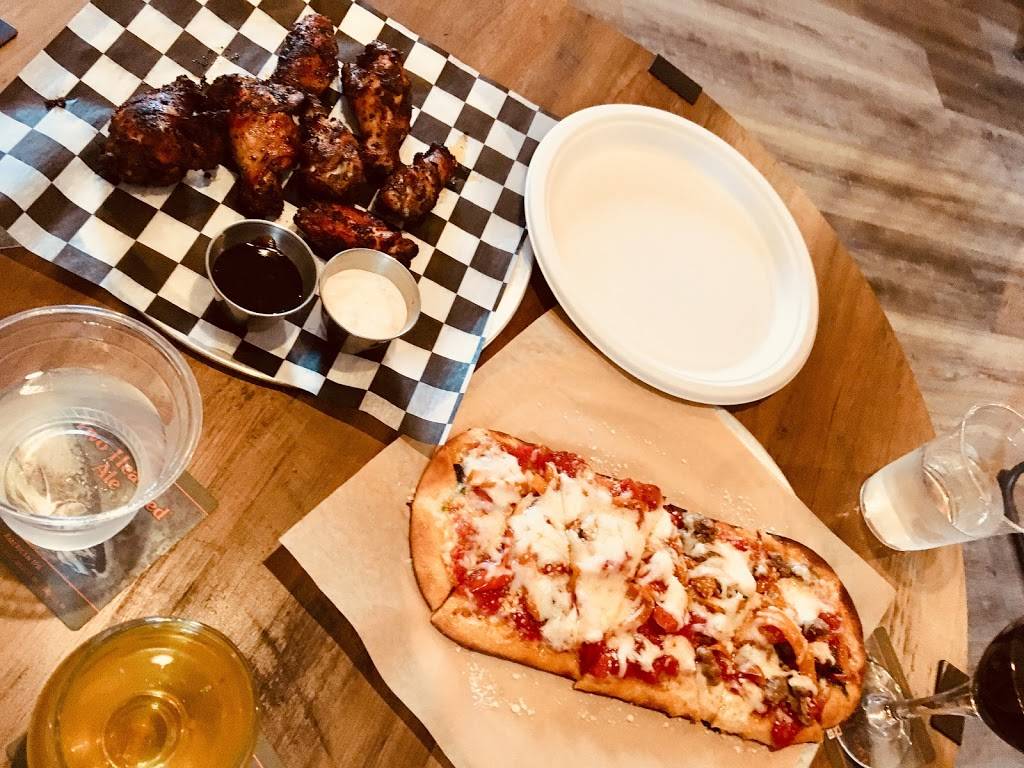 The Lobby Craft Eatery | restaurant | 3530 E Lake Rd, Canandaigua, NY 14424, USA | 5853945656 OR +1 585-394-5656