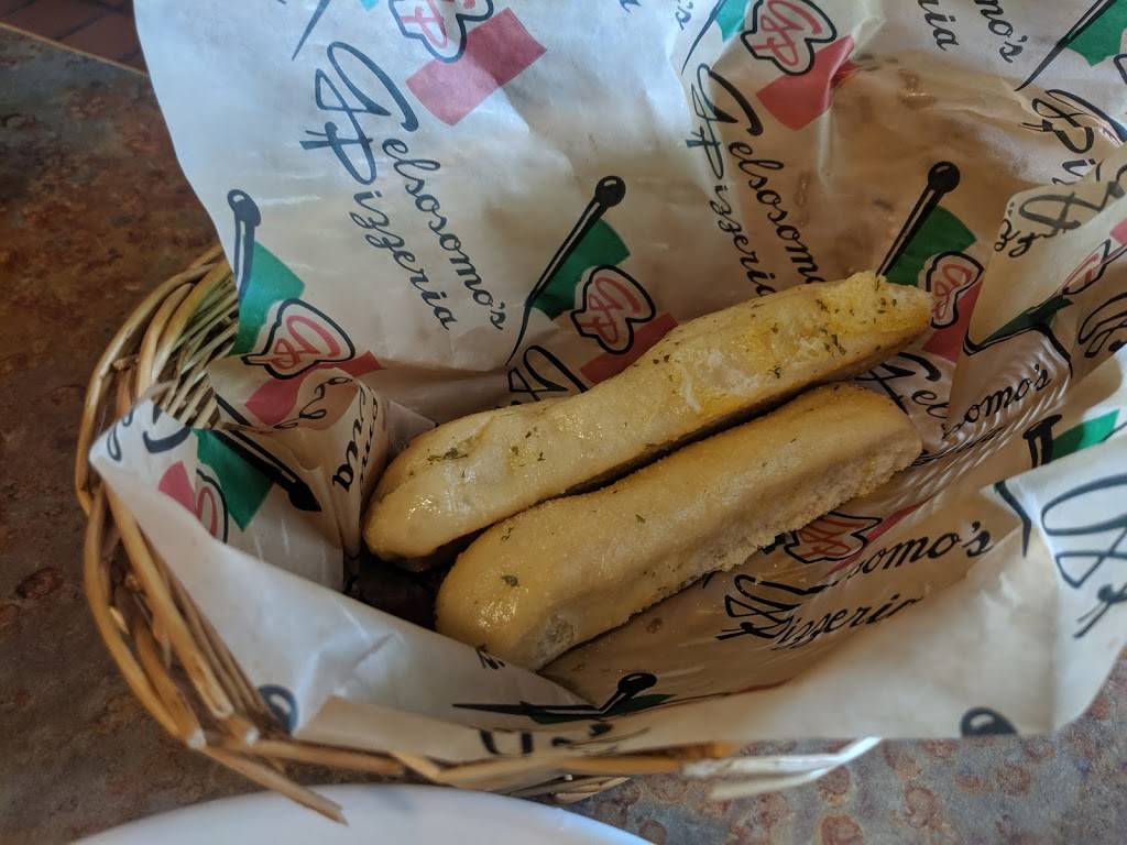 Gelsosomos Pizzeria | restaurant | 221 N Randolph St, Macomb, IL 61455, USA | 3098335577 OR +1 309-833-5577