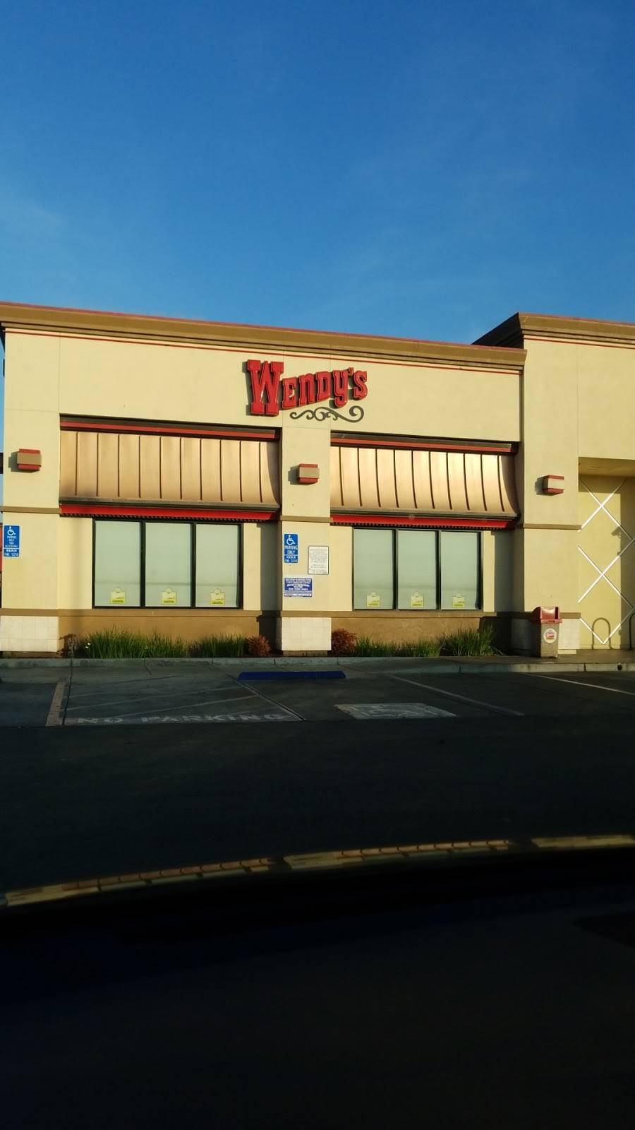 Wendys | restaurant | 3504 W Century Blvd, Inglewood, CA 90303, USA | 3106735382 OR +1 310-673-5382