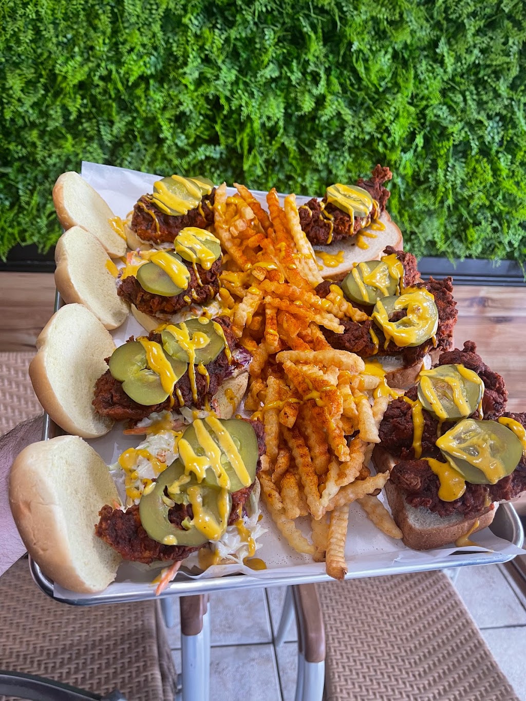 Fluckers Nashville Hot Chicken | restaurant | 8963 N Cedar Ave #101, Fresno, CA 93720, USA | 5599004019 OR +1 559-900-4019