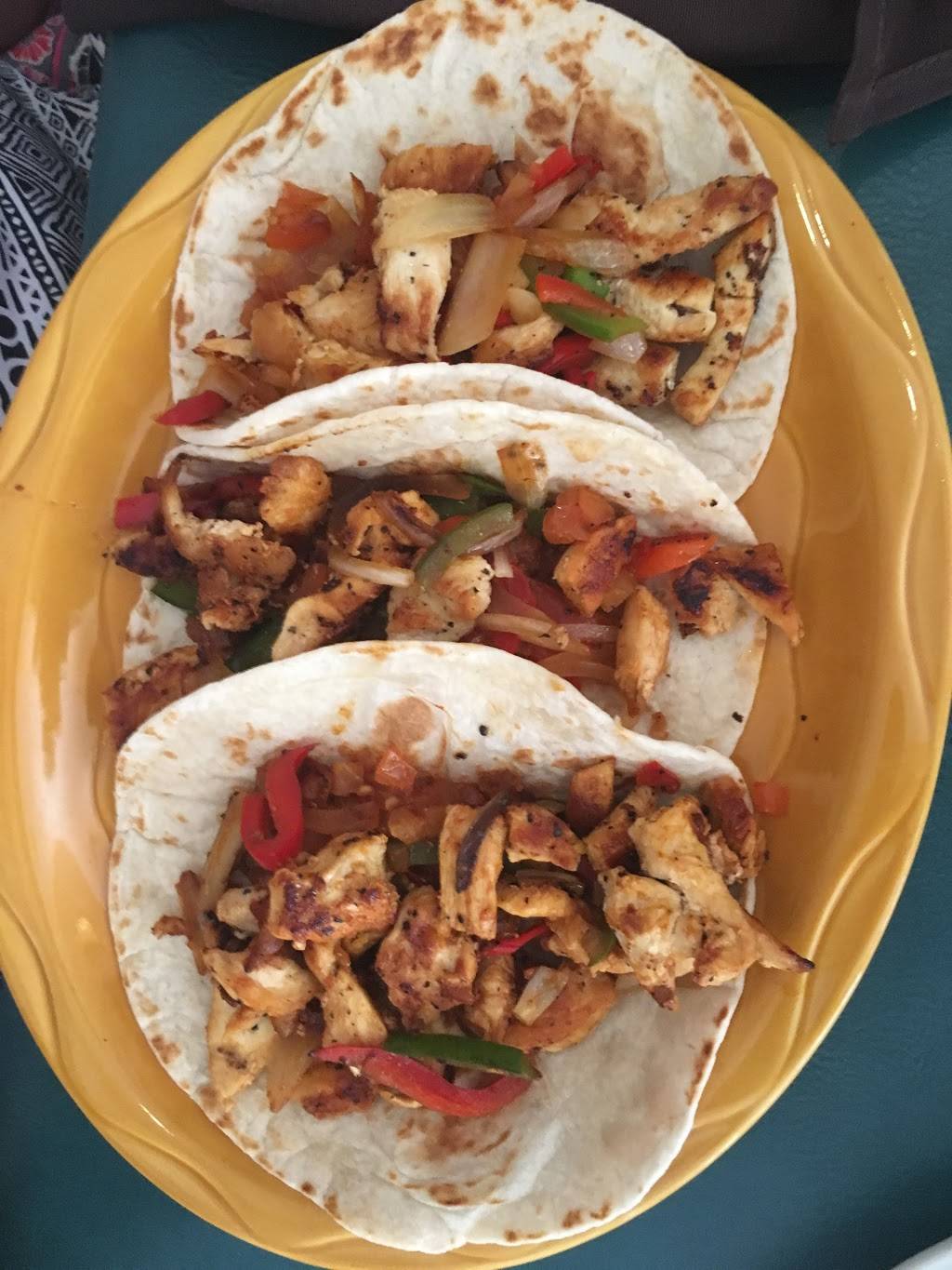 Javiers Mexican Restaurant | restaurant | 1829 Waukegan Rd, Glenview, IL 60025, USA | 8478340485 OR +1 847-834-0485