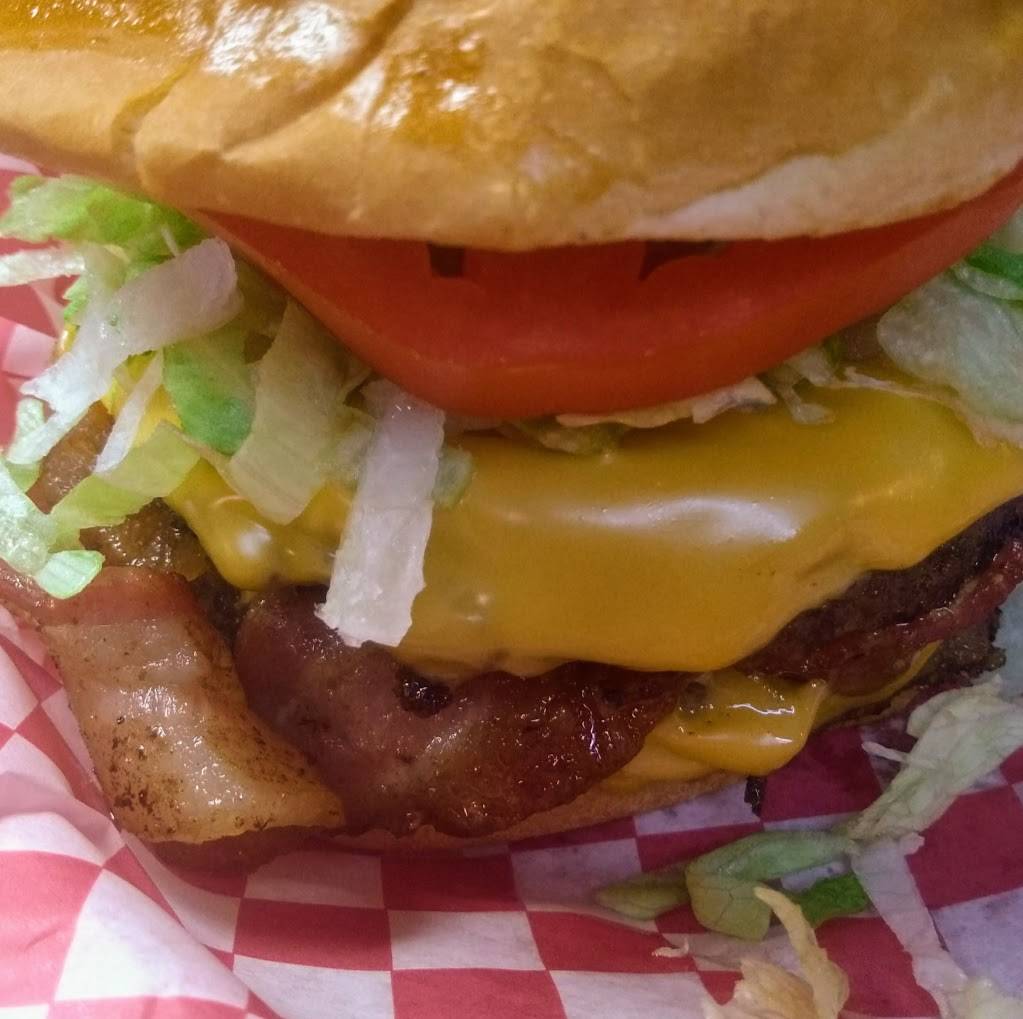 Sues country market | restaurant | 8852 Viola Rd, Morrison, TN 37357, USA | 9313181052 OR +1 931-318-1052