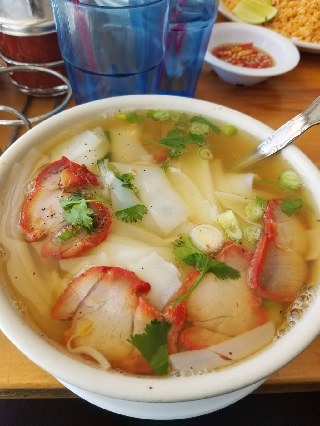 Mink Quan Thai | restaurant | 2821 E Anaheim St, Long Beach, CA 90804, USA | 5624393008 OR +1 562-439-3008