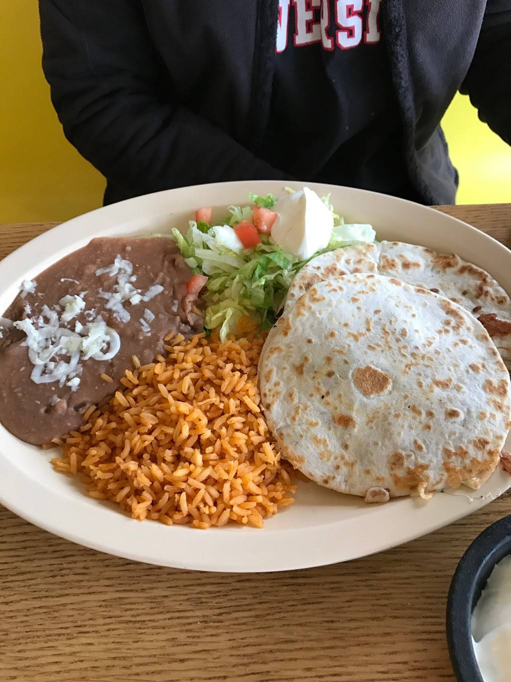 Gary Burritos | restaurant | 381 N Gary Ave, Carol Stream, IL 60188, USA | 6306906303 OR +1 630-690-6303
