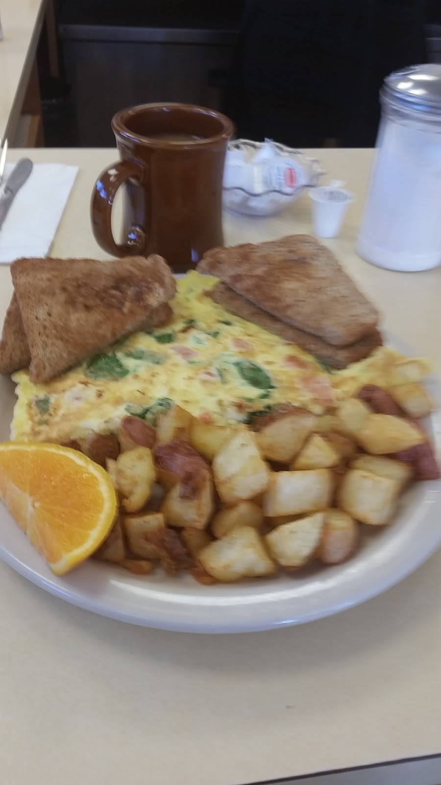 The Looking Glass Café | restaurant | 56 South St, Wrentham, MA 02093, USA | 5083842820 OR +1 508-384-2820