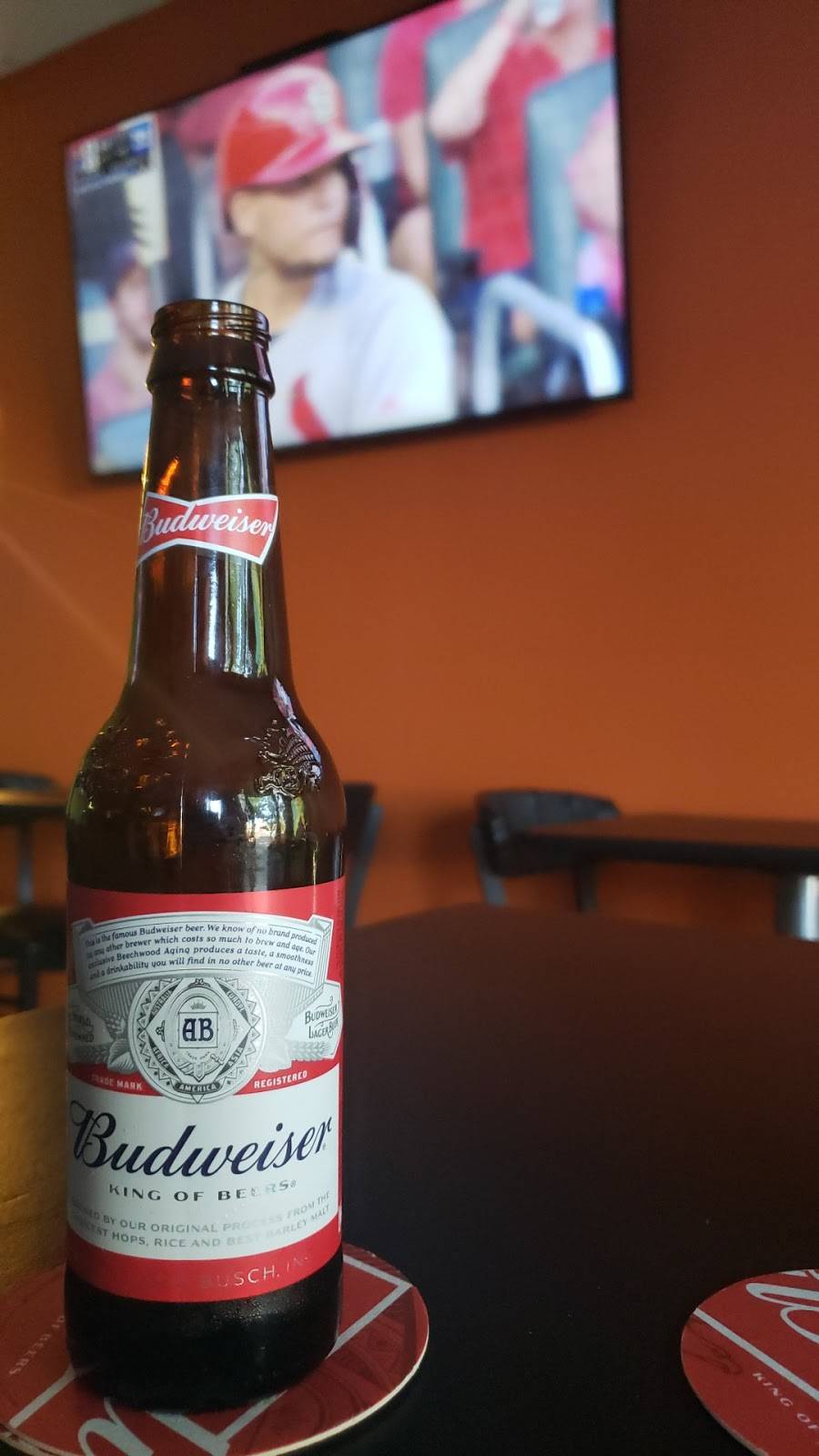 Mingle Sports Bar & Grill | restaurant | 5535 S Grand Ave, St. Louis, MO 63111, USA | 3146968880 OR +1 314-696-8880