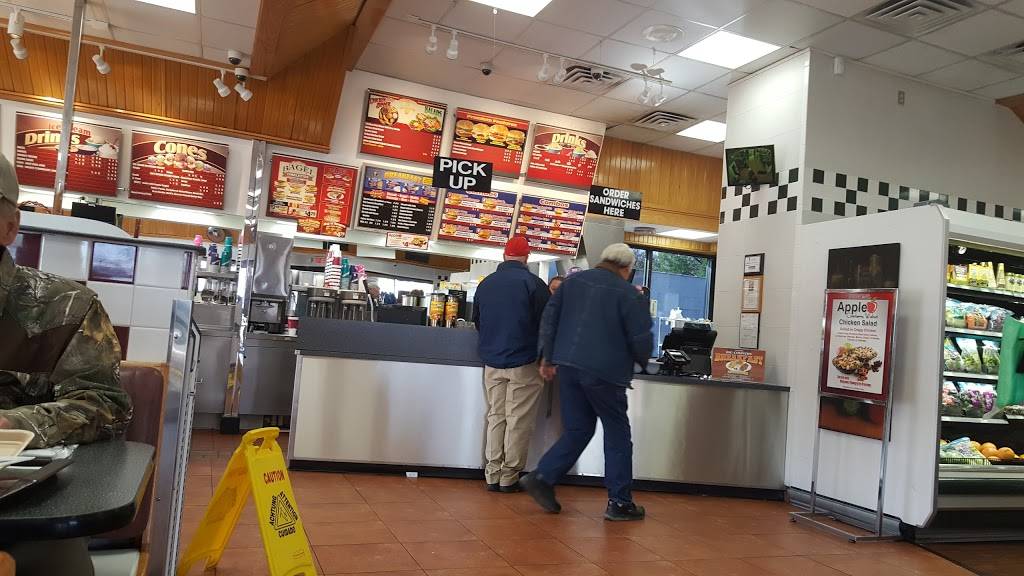 Braums Ice Cream & Burger Restaurant | restaurant | 2511 N College Ave, Fayetteville, AR 72703, USA | 4794448245 OR +1 479-444-8245