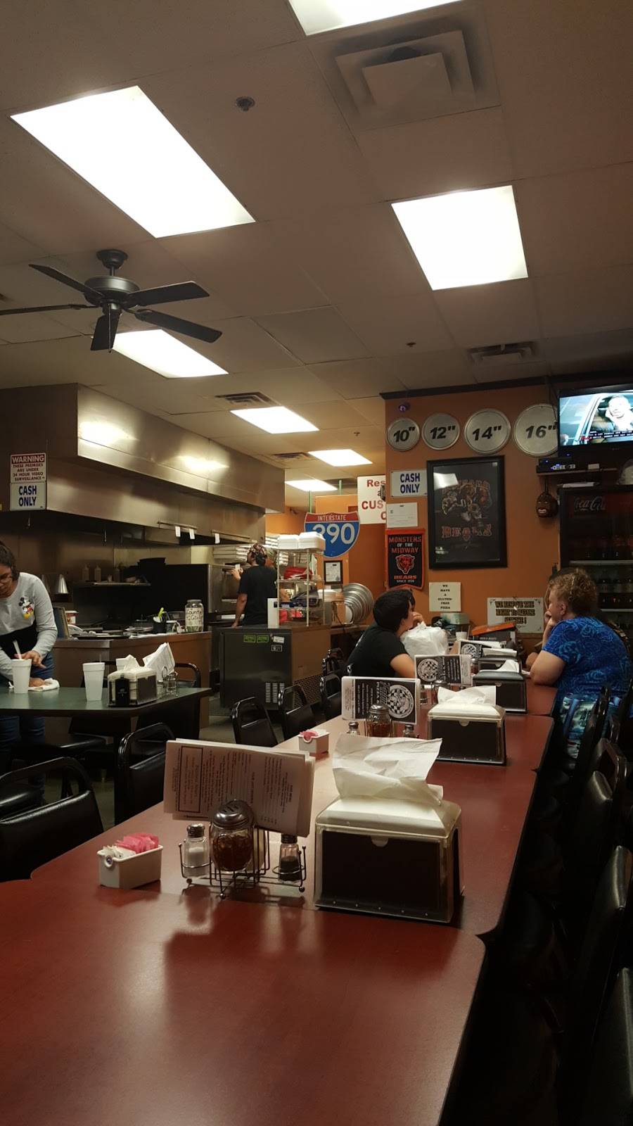 Fatmans Pizza | restaurant | 2430 Apache Trail, Apache Junction, AZ 85120, USA | 4806719897 OR +1 480-671-9897