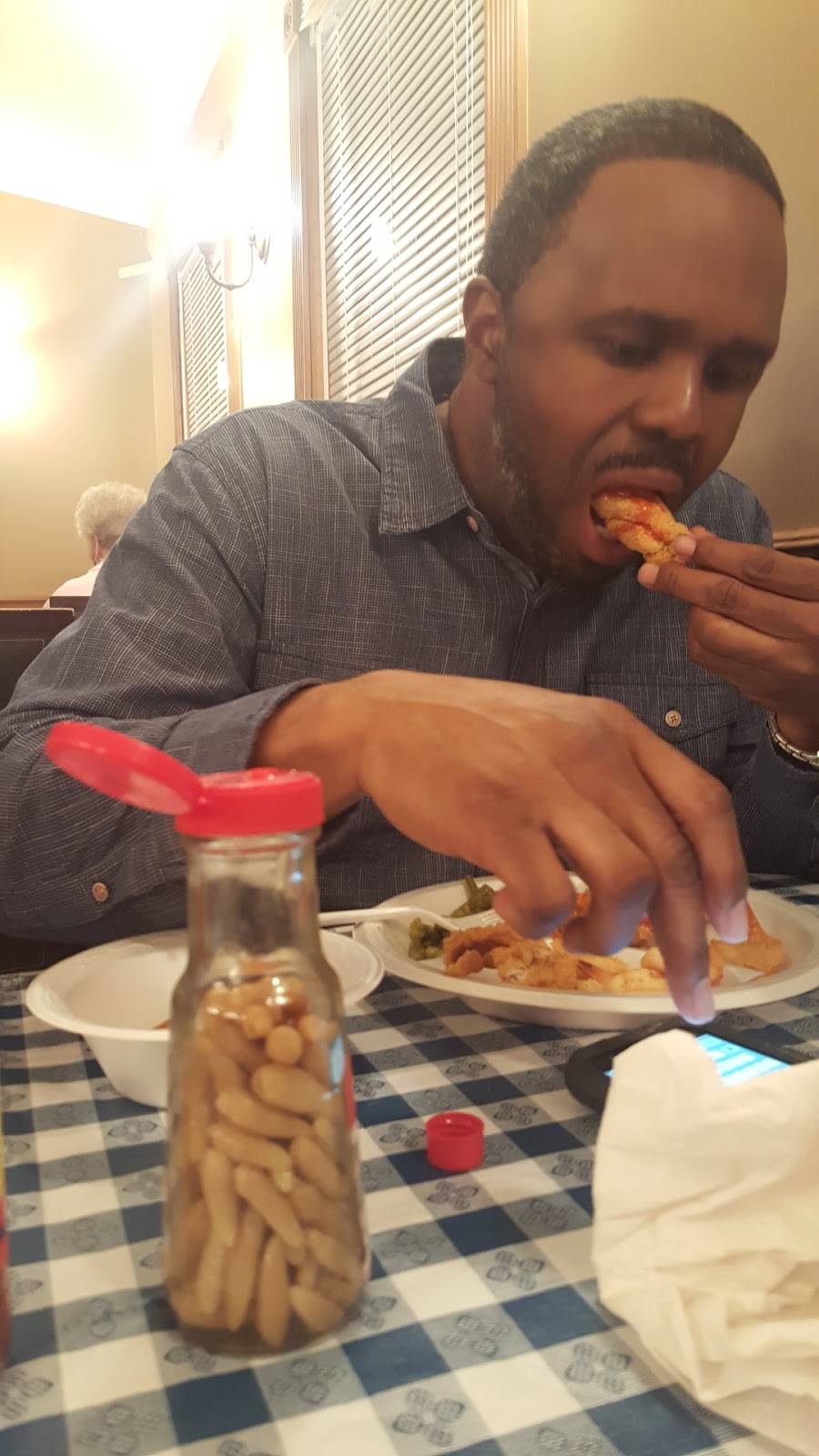 Beas Country Kitchen | restaurant | 407 W Calhoun St, Bruce, MS 38915, USA | 6629833004 OR +1 662-983-3004