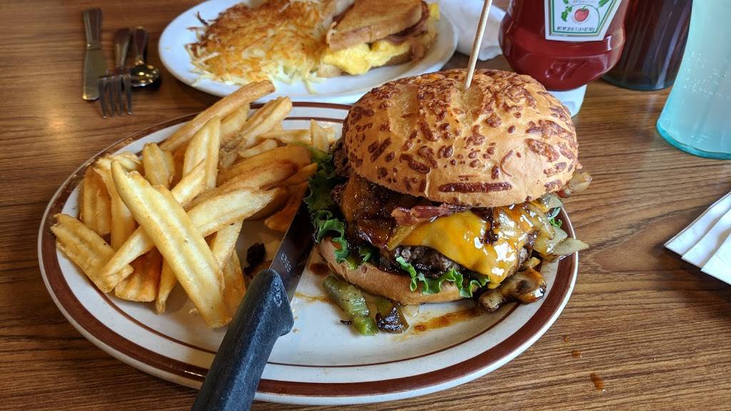 Dennys | restaurant | 1555 E F St, Oakdale, CA 95361, USA | 2098470242 OR +1 209-847-0242