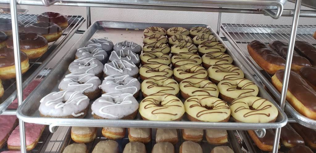 Donut Factory | restaurant | 3730 S Mooney Blvd, Visalia, CA 93277, USA | 5593728514 OR +1 559-372-8514