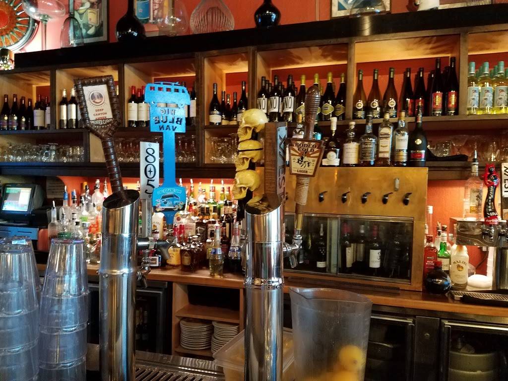 Red White and Brew | restaurant | 6740 E McDowell Rd #102, Mesa, AZ 85215, USA | 4808079393 OR +1 480-807-9393