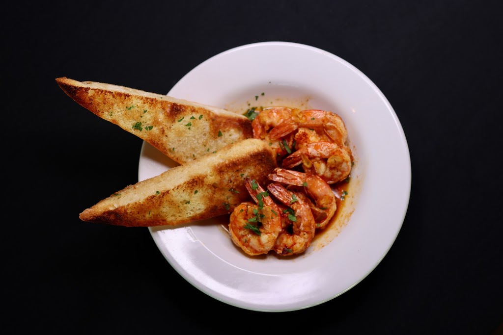 The Beacon Bistro | restaurant | 319 Bay St, Petoskey, MI 49770, USA | 2314897999 OR +1 231-489-7999