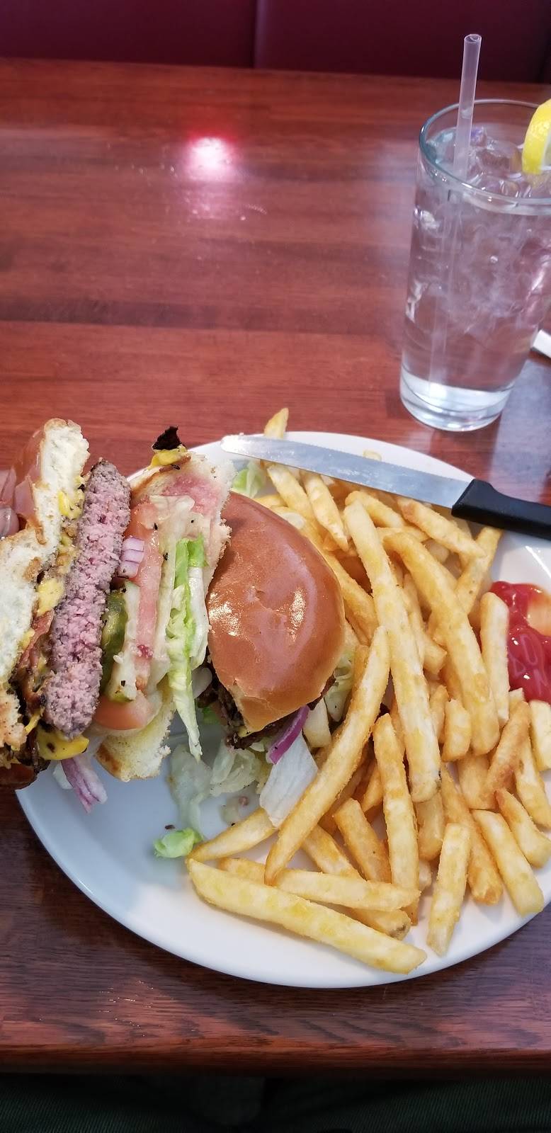 Rebels Backyard Grill | restaurant | 116 W Main St, Duncan, SC 29334, USA | 8643365259 OR +1 864-336-5259