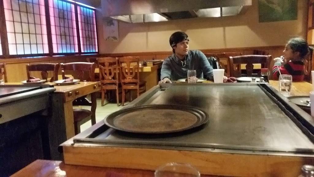 Kobe Japanese Steakhouse | restaurant | 2907 W 6th St, Lawrence, KS 66049, USA | 7858383399 OR +1 785-838-3399