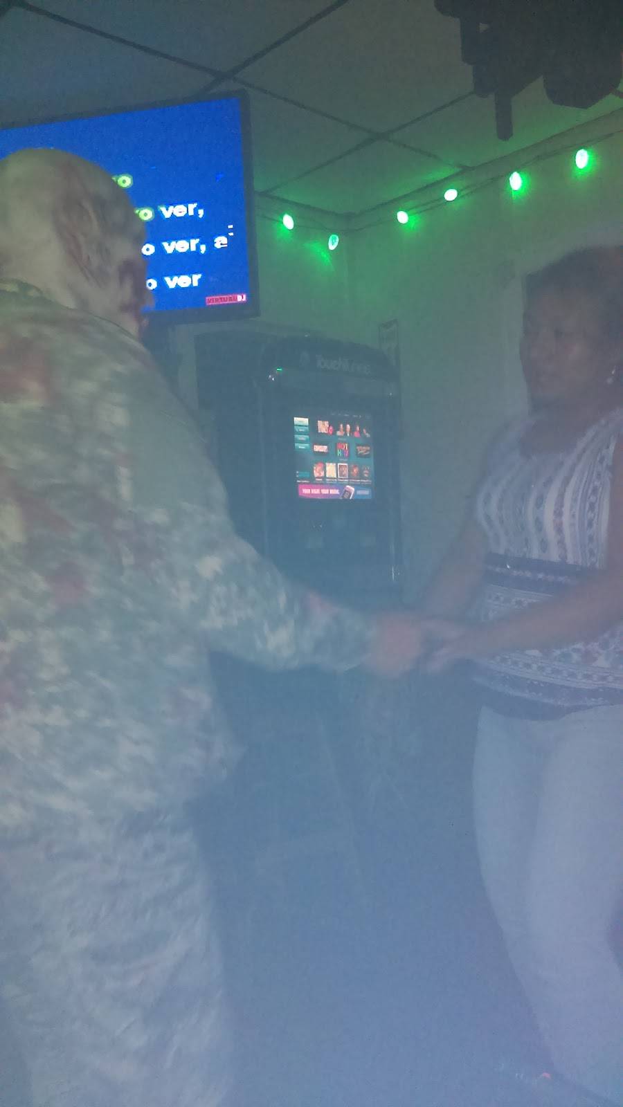 LESLY RESTAURANT BAR & GRILL | restaurant | 306 Hillwood Ave, Falls Church, VA 22046, USA | 7032413795 OR +1 703-241-3795