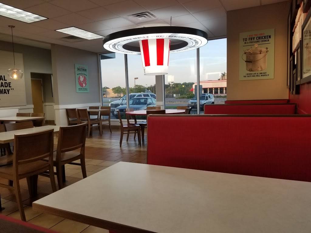 KFC | restaurant | 7770 E Ridge Road, Hobart, IN 46342, USA | 2199624208 OR +1 219-962-4208