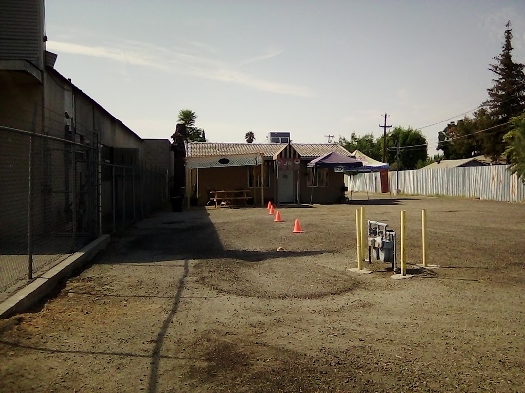 LA TIA NIEVES DE GARRAFA | restaurant | 1903 E California Ave, Bakersfield, CA 93307, USA | 3236905892 OR +1 323-690-5892