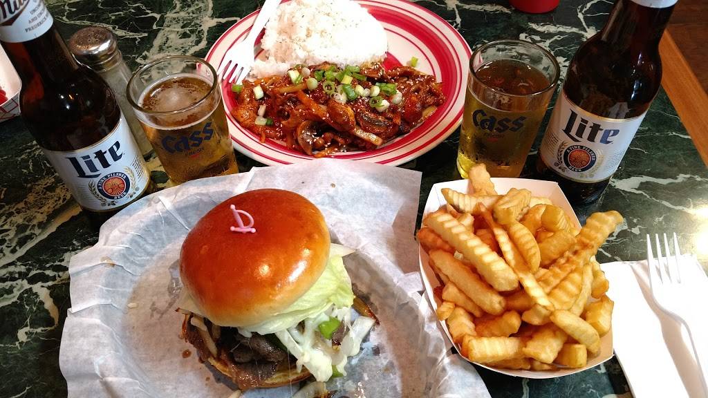 Kickin Burgers and Wings | restaurant | 9196 W Golf Rd, Niles, IL 60714, USA | 8476991899 OR +1 847-699-1899