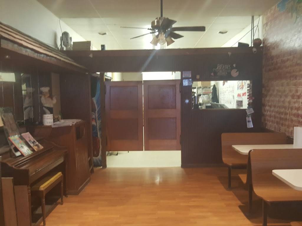 Mama Renies Pizza | restaurant | 23 Public Square, Nelsonville, OH 45764, USA | 7407532116 OR +1 740-753-2116