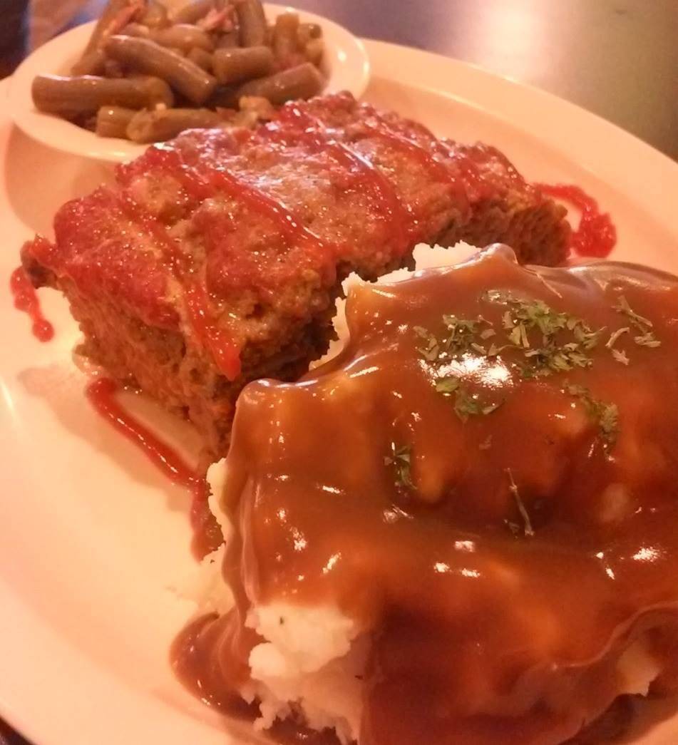 Moms Family Diner (on Yale) | restaurant | 5230 S Yale Ave, Tulsa, OK 74135, USA | 9189868988 OR +1 918-986-8988