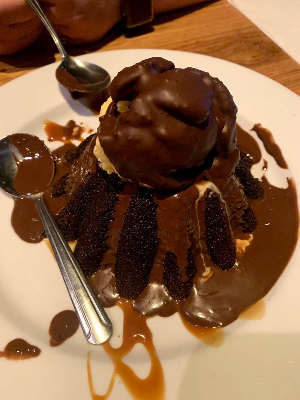 Chilis Grill & Bar | restaurant | 1921 Gunbarrel Rd, Chattanooga, TN 37421, USA | 4238926319 OR +1 423-892-6319