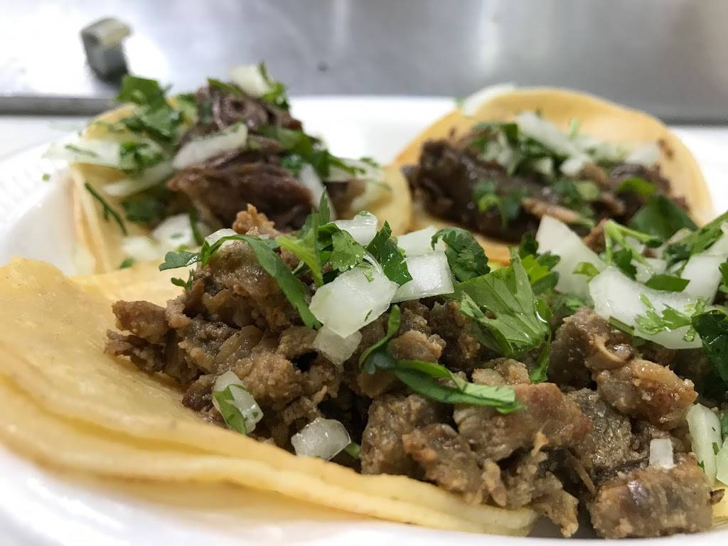 El Oaxaqueno | restaurant | 830 E Pioneer Pkwy, Arlington, TX 76010, USA | 8175170984 OR +1 817-517-0984