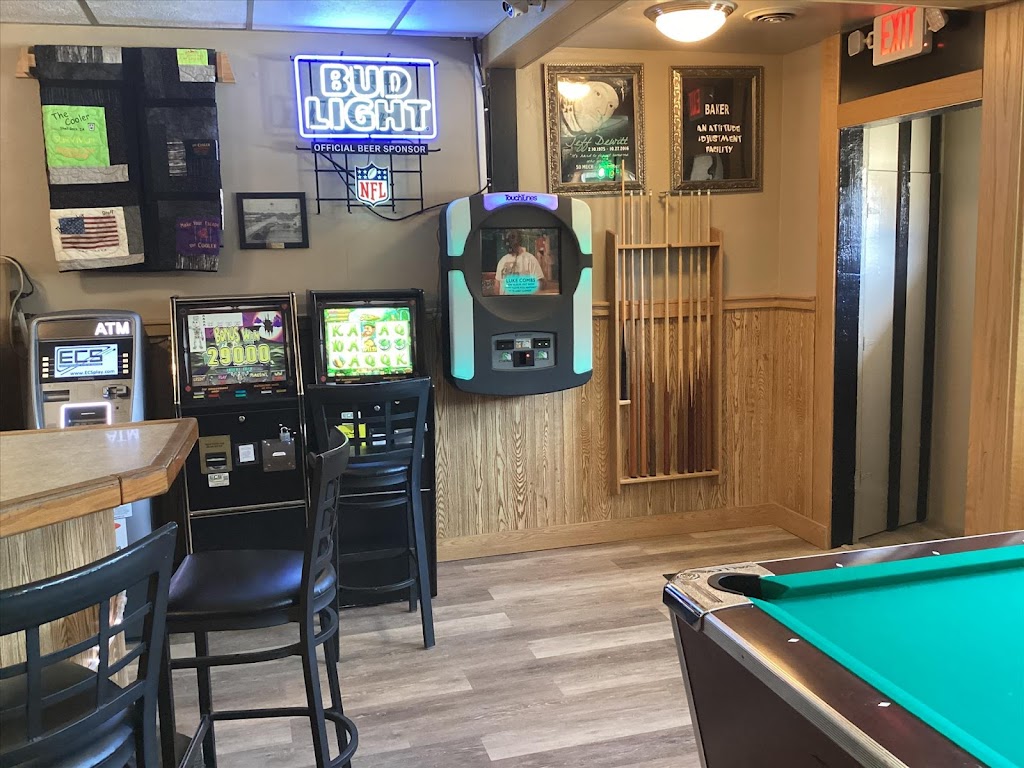 TP’s Cooler | restaurant | 201 S Cherry St, Shell Rock, IA 50670, USA | 3198854801 OR +1 319-885-4801