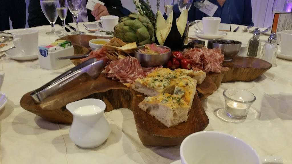 Halfway House At Admirals Cove | restaurant | 153 Admirals Cove Blvd, Jupiter, FL 33458, USA | 5617455928 OR +1 561-745-5928