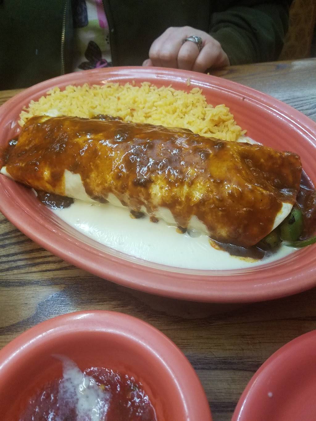 El Cazador | restaurant | 1600 Shady Knoll Ave, Bedford, VA 24523, USA | 5405864715 OR +1 540-586-4715