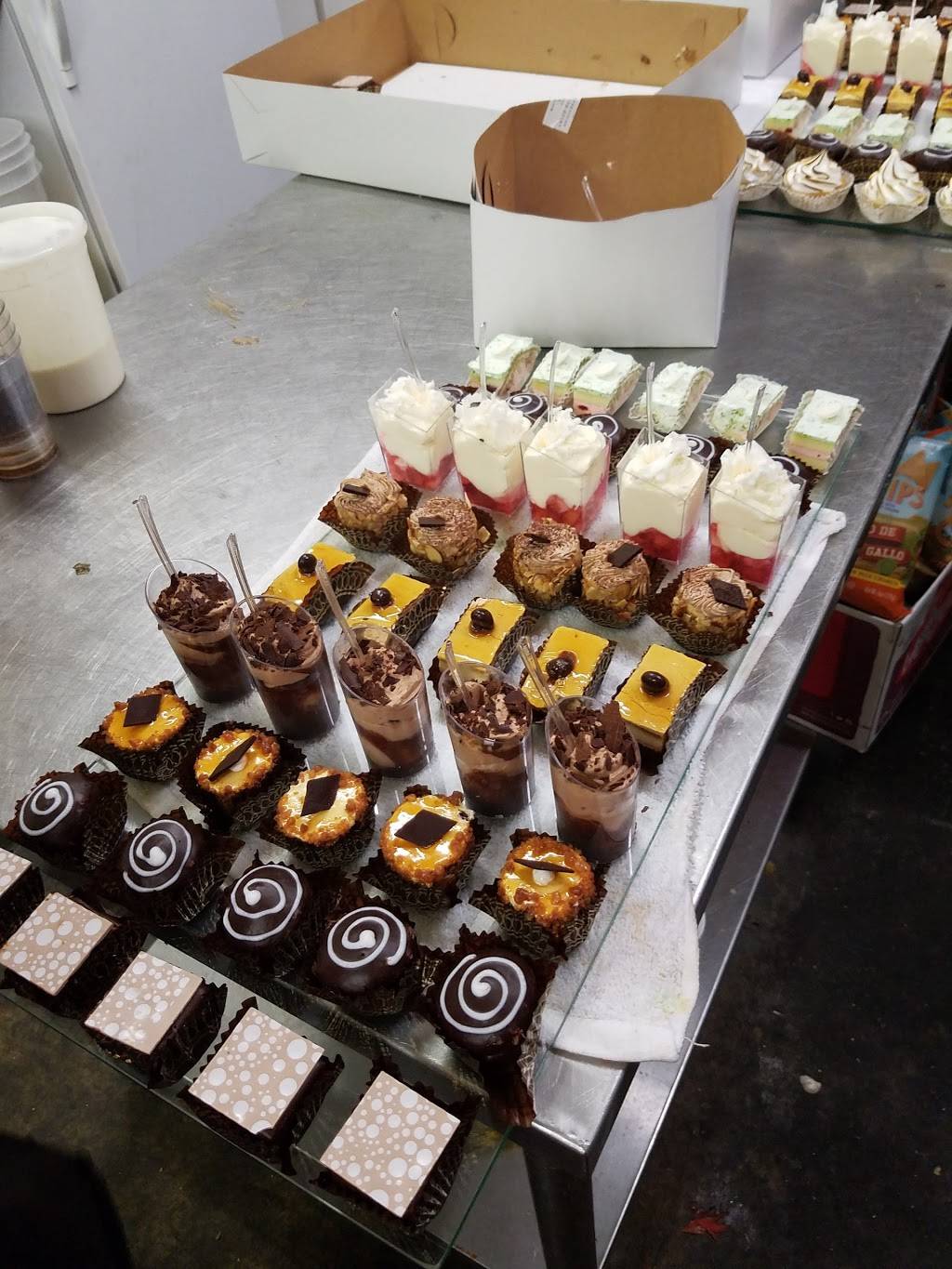 Schwartzs | restaurant | 8856 Pico Blvd, Los Angeles, CA 90035, USA | 3107777577 OR +1 310-777-7577