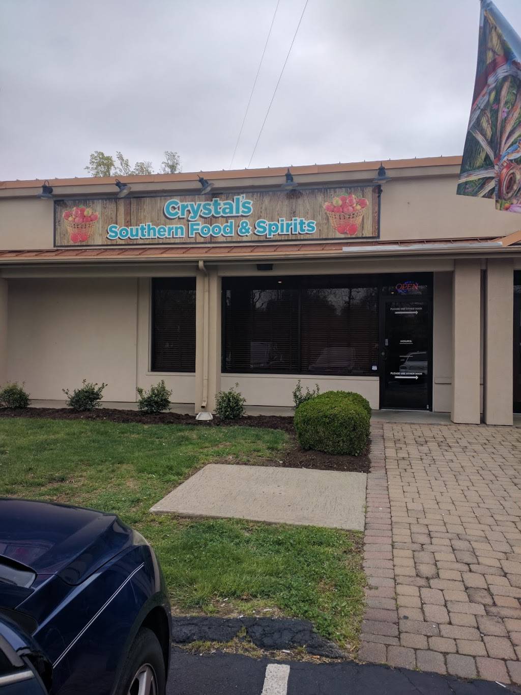 Crystals southern food and spirits | restaurant | 9909 Taylorsville Rd, Jeffersontown, KY 40299, USA | 5026184200 OR +1 502-618-4200