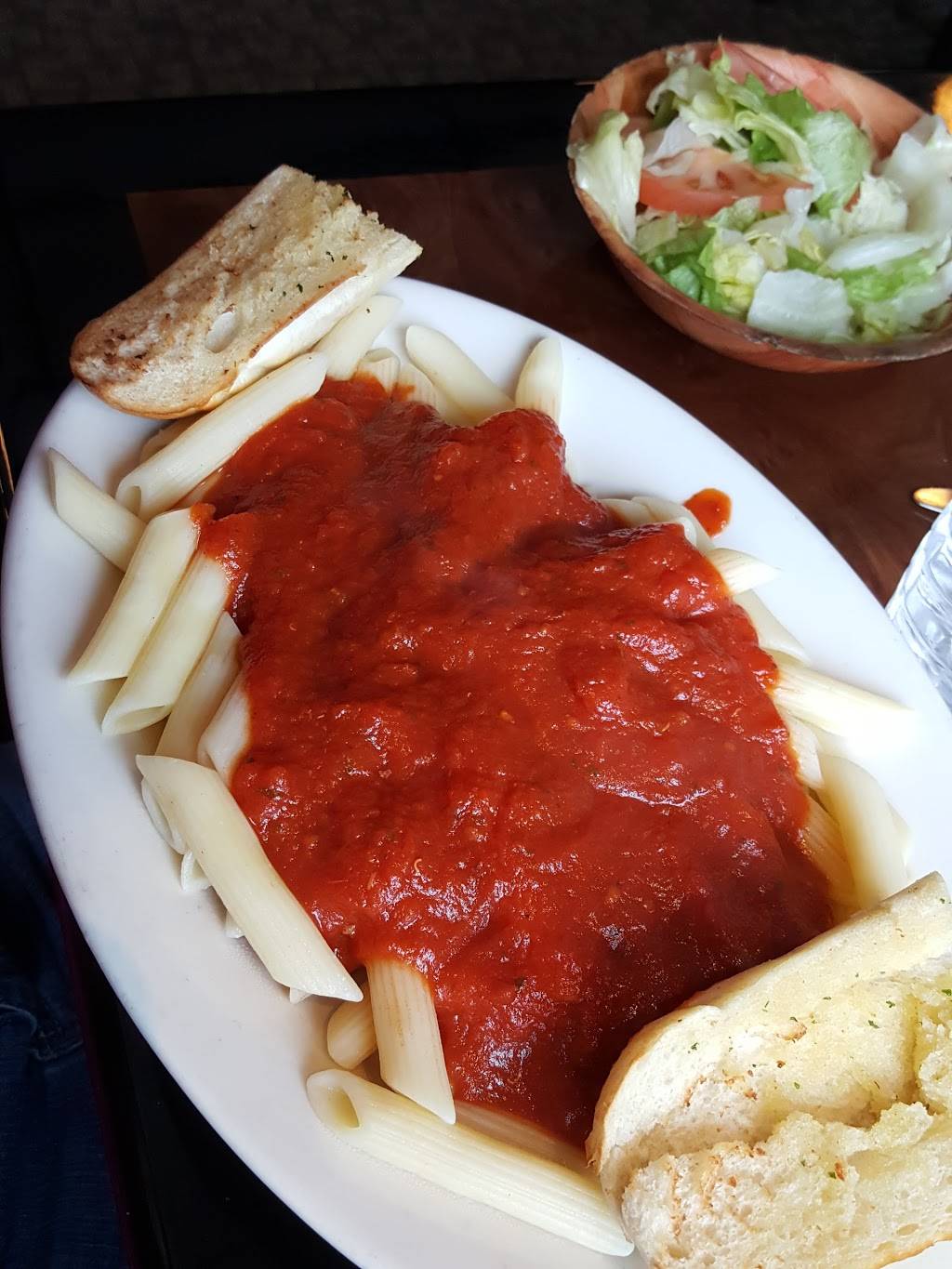 Yiannis House of Pizza | restaurant | 155 Main St, South Paris, ME 04281, USA | 2077436660 OR +1 207-743-6660