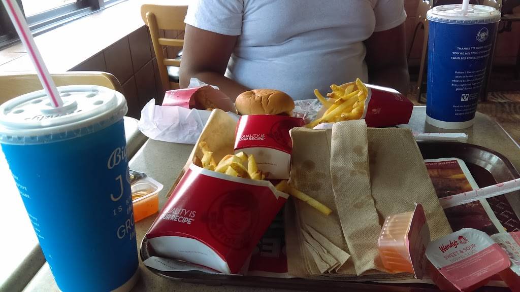 Wendys | restaurant | 1315 Memorial Blvd, Murfreesboro, TN 37129, USA | 6158902383 OR +1 615-890-2383