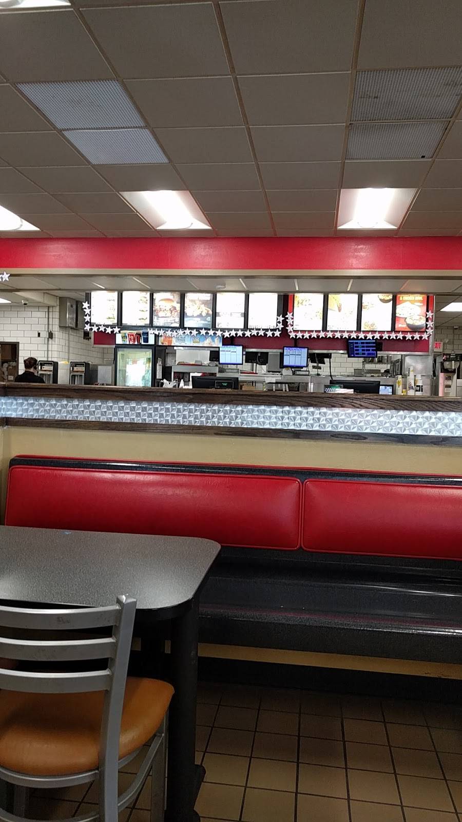 Hardees | restaurant | 1945, 998 Coshocton Ave, Mt Vernon, OH 43050, USA | 7403978931 OR +1 740-397-8931