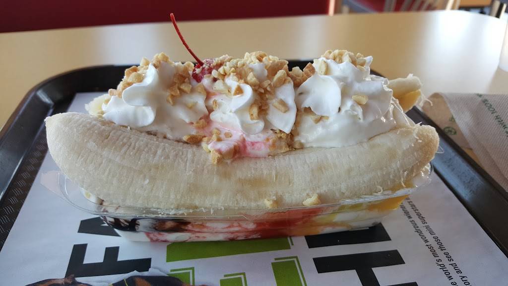 Wienerschnitzel | restaurant | 10207 San Sevaine Way, Jurupa Valley, CA 91752, USA | 9517901380 OR +1 951-790-1380