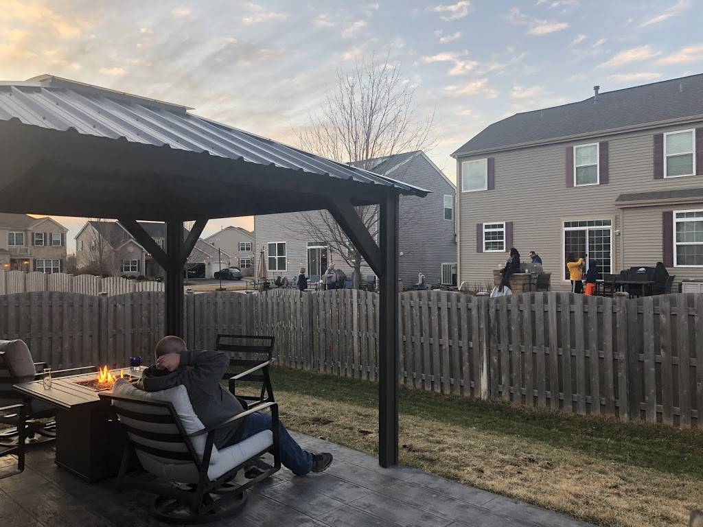 Four Corners Bar | restaurant | 205 Springwood Drive, Woodstock, IL 60098, USA | 8158613024 OR +1 815-861-3024