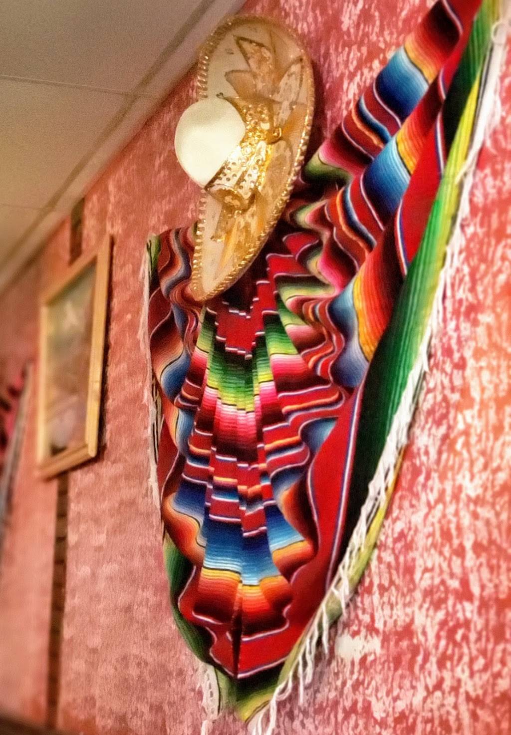 El Tenampa Restaurant | restaurant | 2382 Main St, Bridgeport, CT 06606, USA | 2033677022 OR +1 203-367-7022