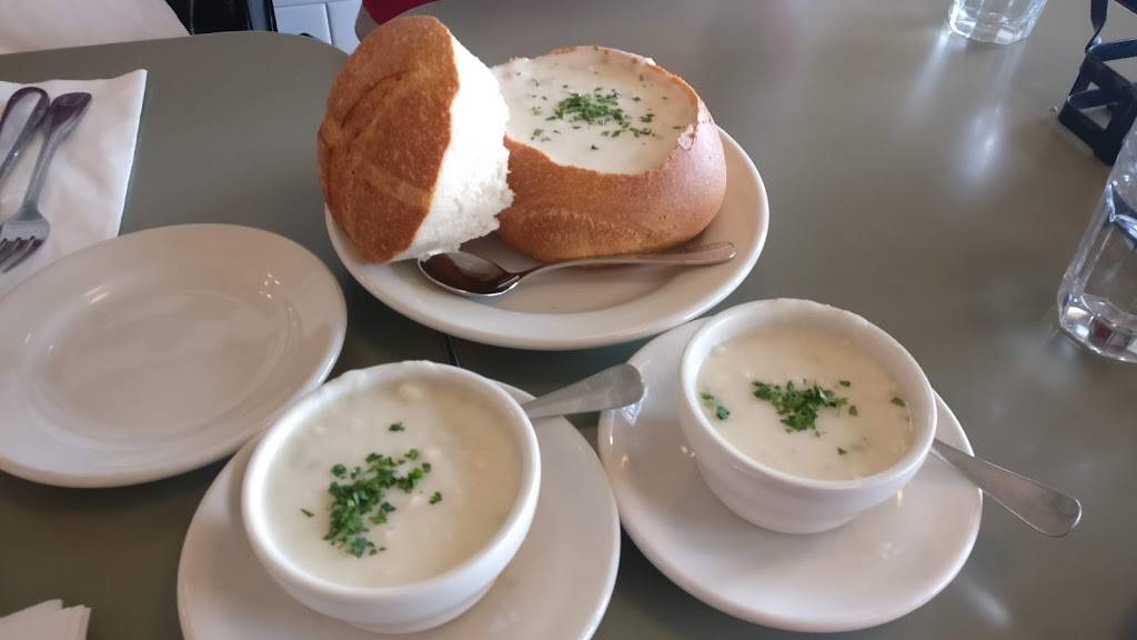 Cafe 8 | restaurant | 2829 Taylor St, San Francisco, CA 94133, USA | 4153591200 OR +1 415-359-1200