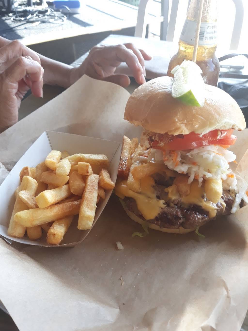 Johnnie Browns | meal takeaway | 301 E Atlantic Ave, Delray Beach, FL 33483, USA | 5612439911 OR +1 561-243-9911