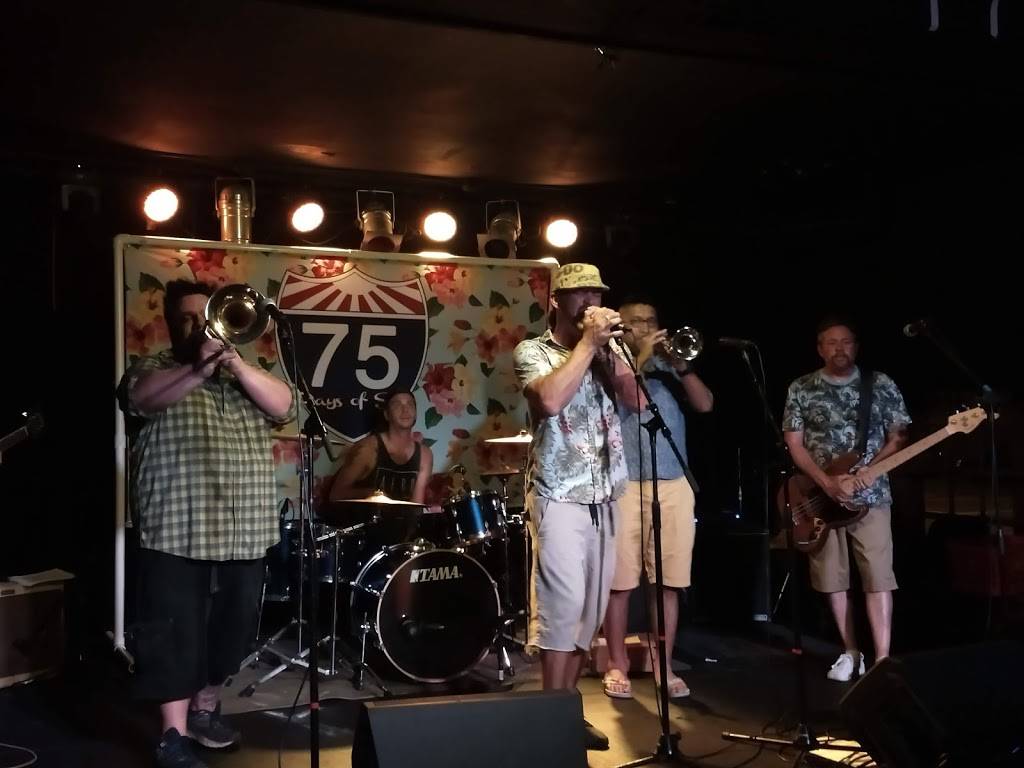 Classics Victorys Sports Bar | restaurant | 547 S High St, Columbus, OH 43212, USA | 6142251577 OR +1 614-225-1577