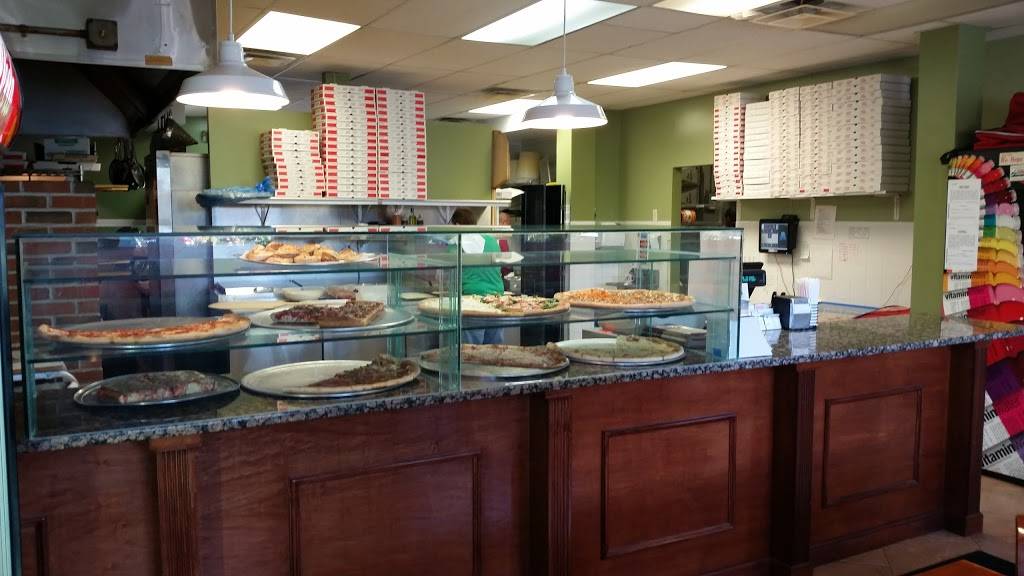 Franco’s Pizza | meal delivery | 6 S Kinderkamack Rd, Montvale, NJ 07645, USA | 2016906563 OR +1 201-690-6563