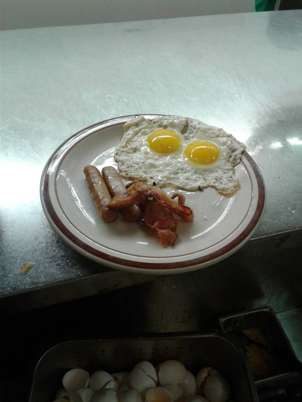 Clock Restaurant | restaurant | 2010 N Main St, Gainesville, FL 32609, USA | 3523751411 OR +1 352-375-1411