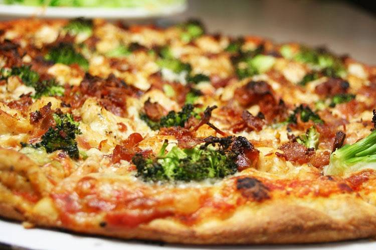Romanzza Pizzeria | meal delivery | 362 Mystic Ave, Somerville, MA 02145, USA | 6176292000 OR +1 617-629-2000