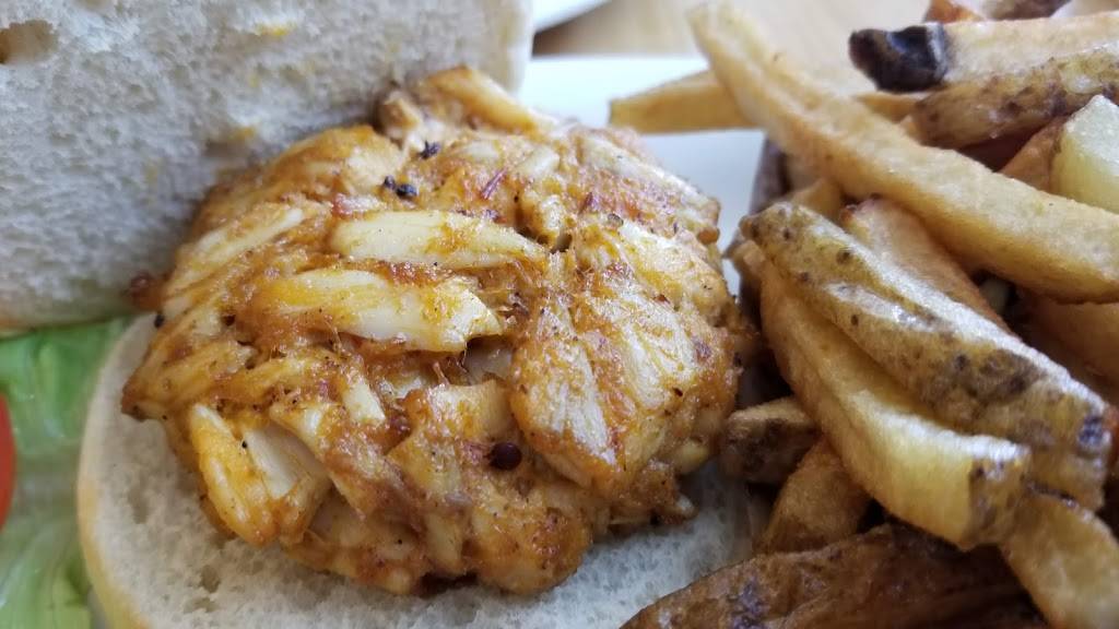 Crab Cake Cafe | restaurant | 140 National Plaza, Oxon Hill, MD 20745, USA | 2407662063 OR +1 240-766-2063