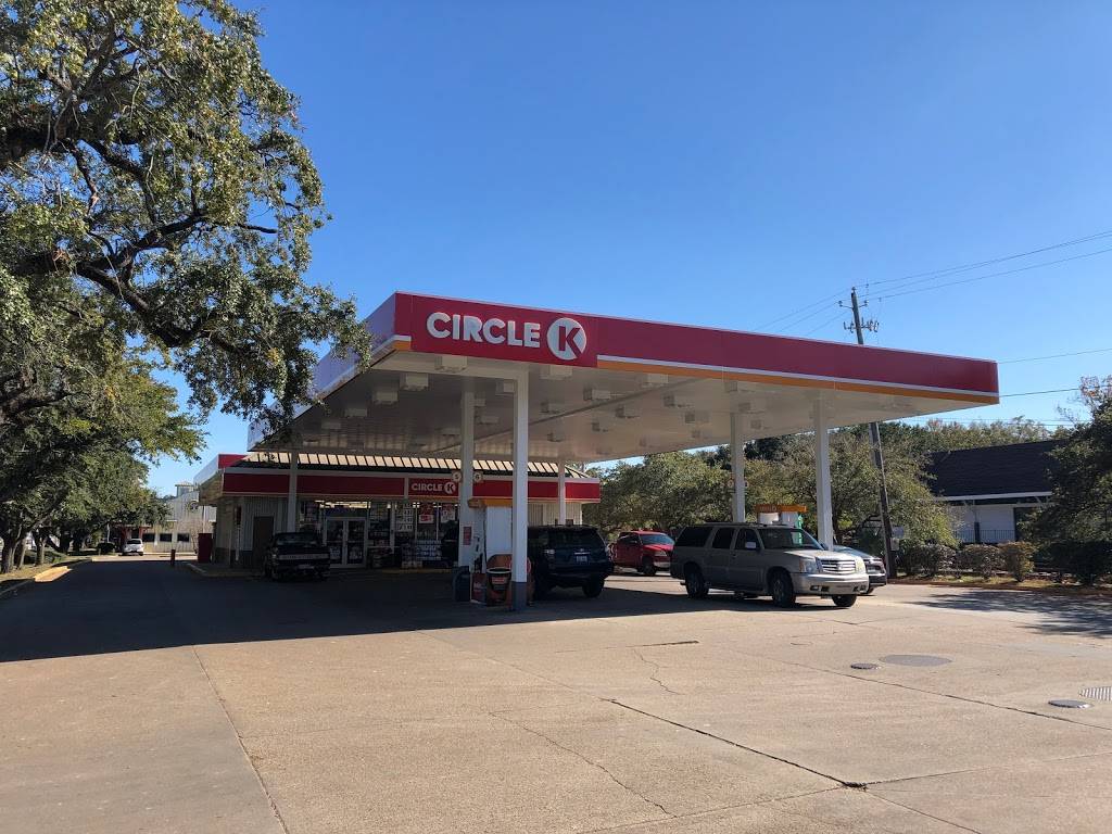 Circle K | meal takeaway | 1104 Bienville Blvd, Ocean Springs, MS 39564, USA | 2288754018 OR +1 228-875-4018