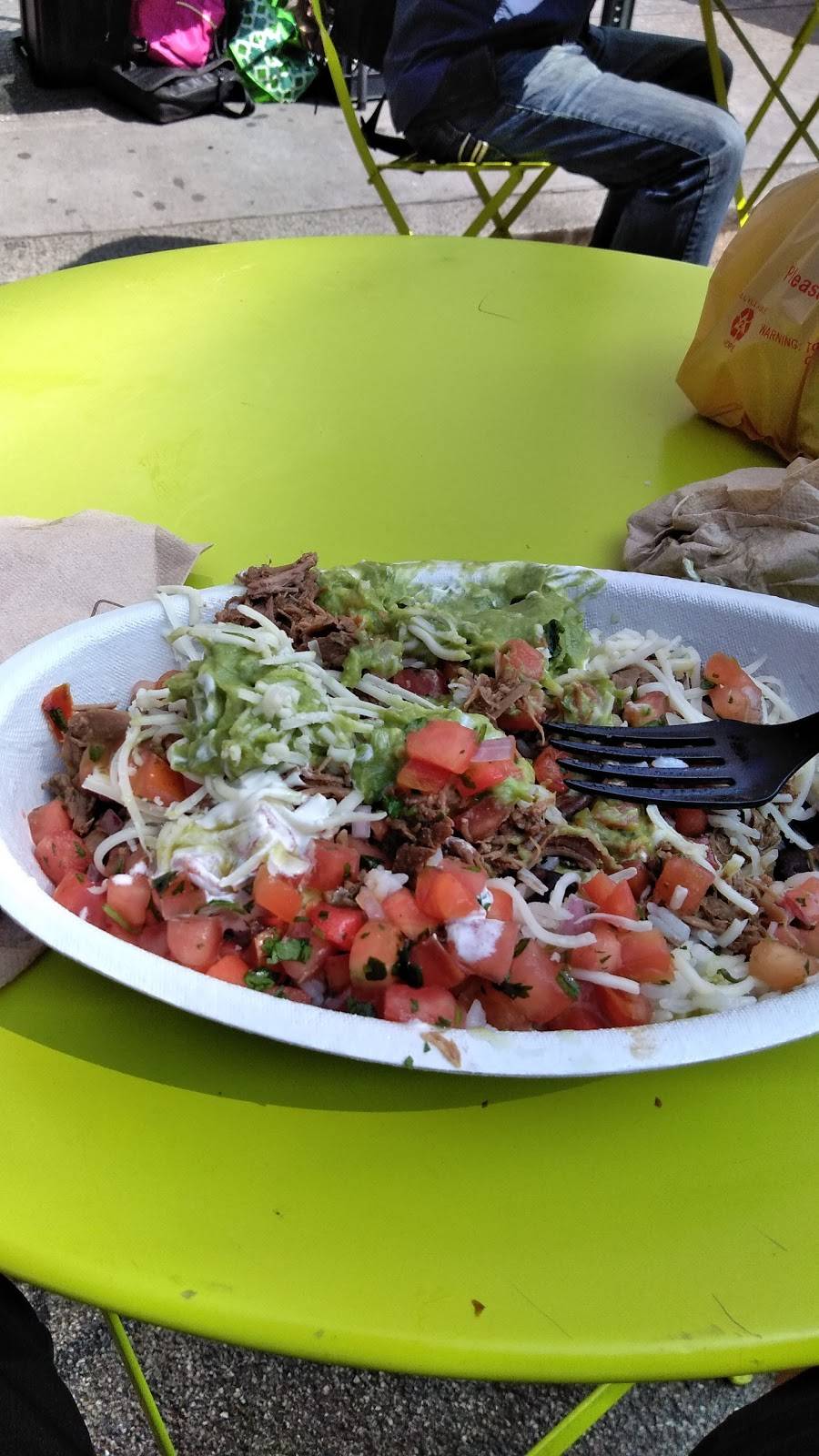 Chipotle Mexican Grill | restaurant | 864 Broadway FRNT 1, New York, NY 10003, USA | 2122537860 OR +1 212-253-7860