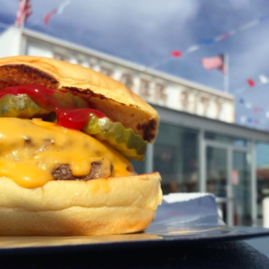 Burger City | restaurant | 1900 Hempstead Turnpike, East Meadow, NY 11554, USA | 5163853355 OR +1 516-385-3355